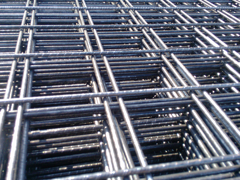 钢筋焊接网适用于建造大型结构物的基础工程